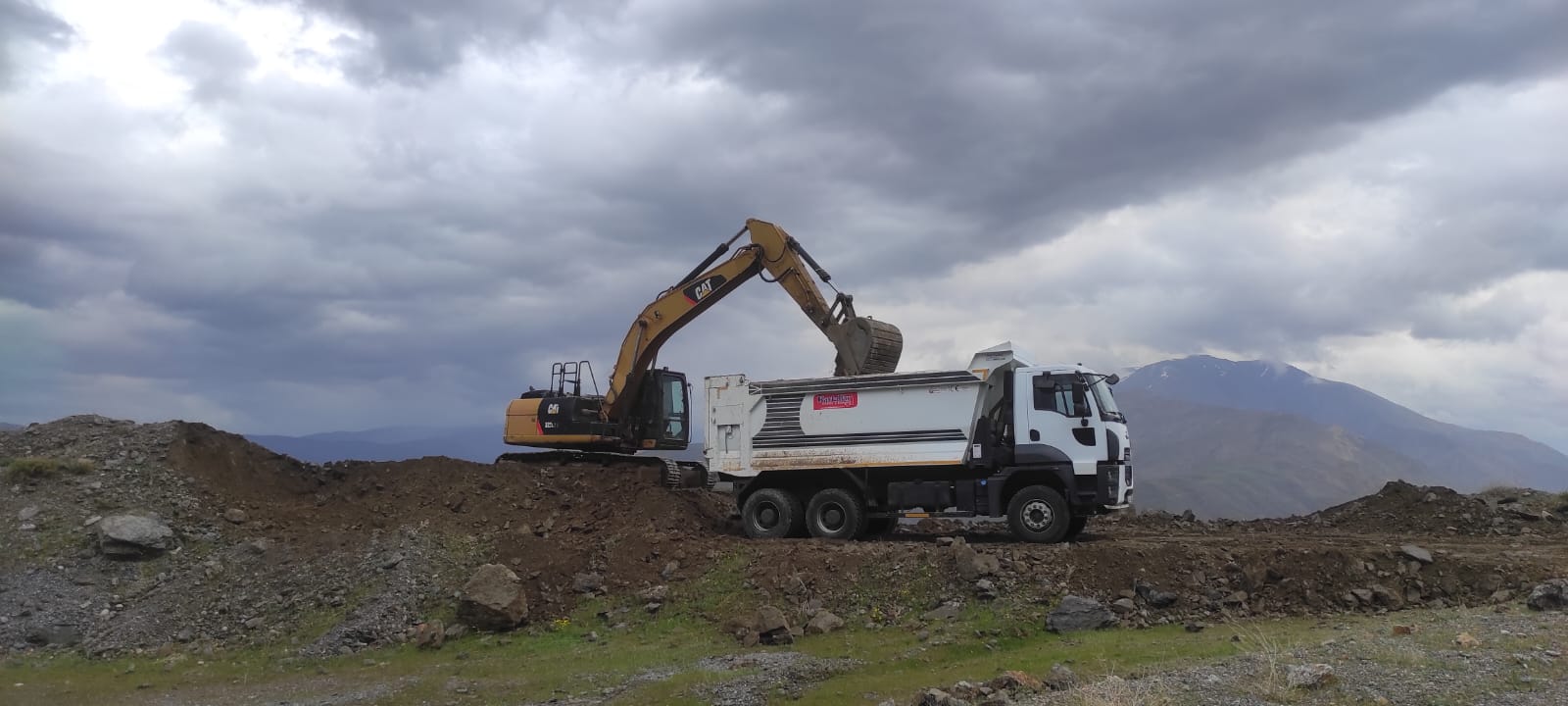 Hakkari Bölgesinde Muhtelif Yerlerde Yol Yapım İşi 3. Etap